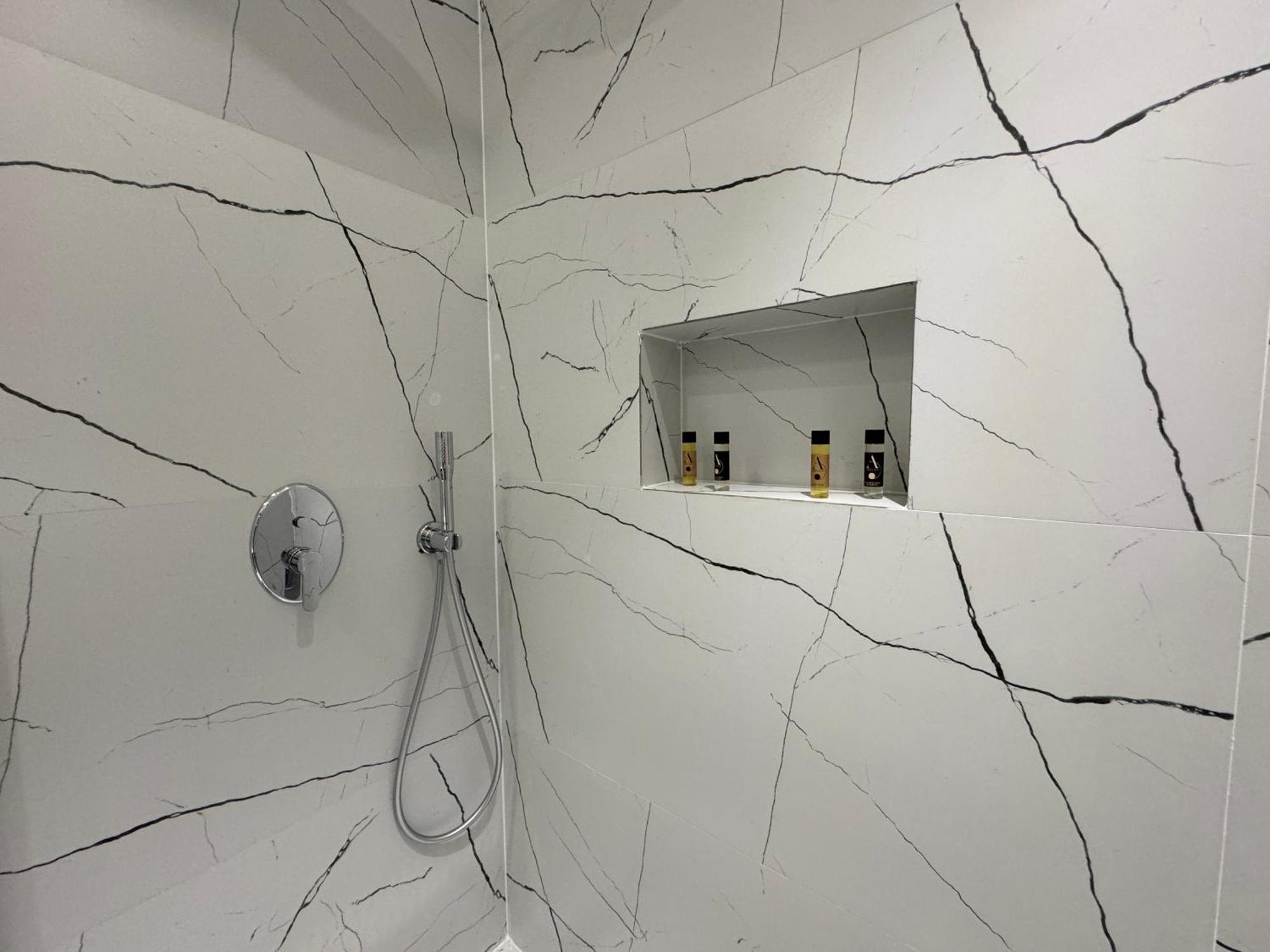 Twins Hotel Vlorë 外观 照片