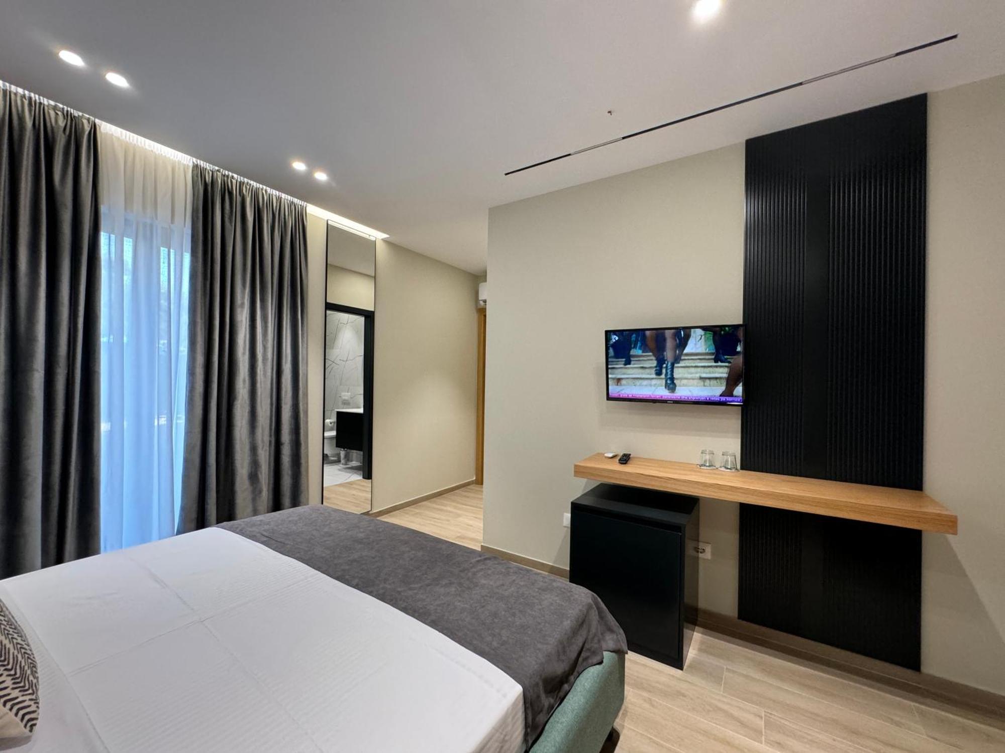 Twins Hotel Vlorë 外观 照片