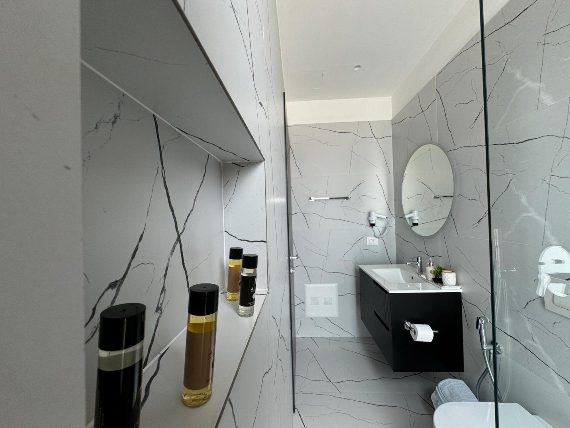 Twins Hotel Vlorë 外观 照片