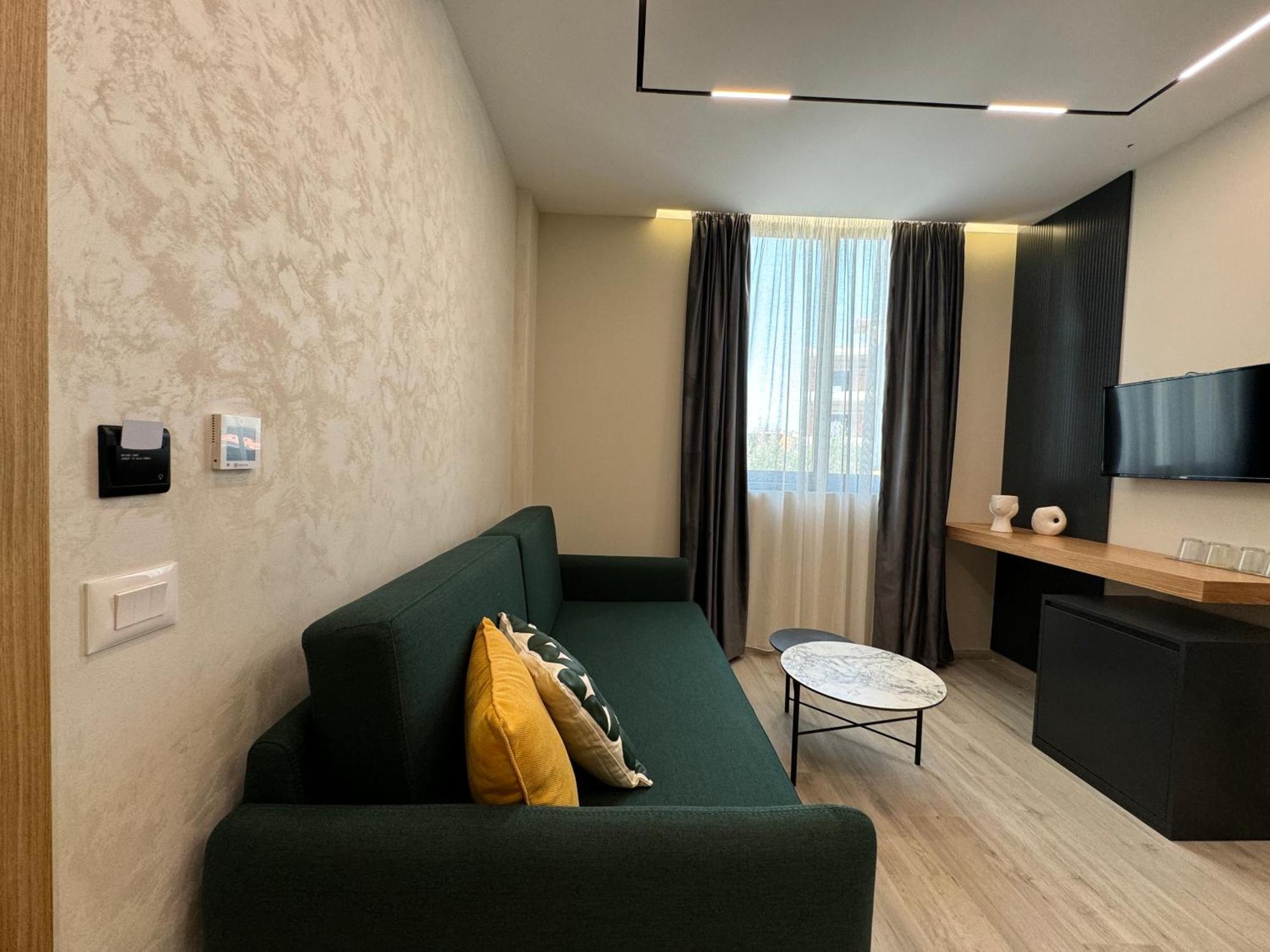 Twins Hotel Vlorë 外观 照片